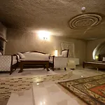 Hotel Roma Cave