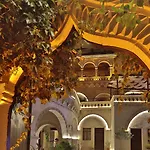 Roma Cave Hotel 4*