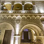 Roma Cave Otel 4*