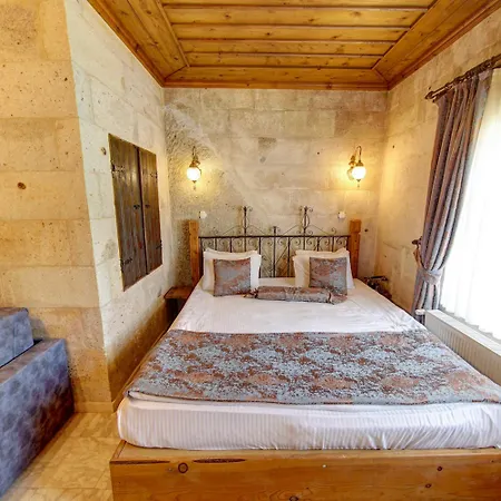 Roma Cave 4*