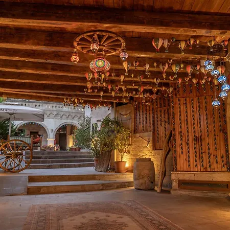 Roma Cave Hotel 4*