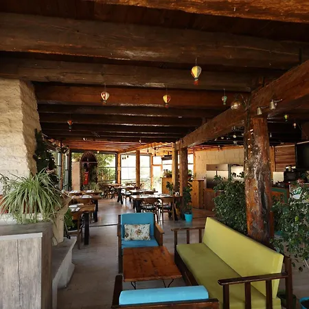 Roma Cave 4*
