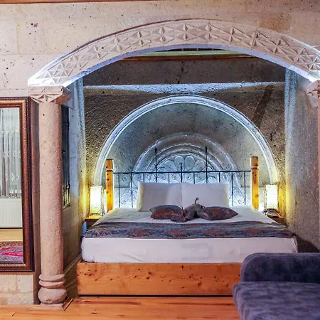 Hotel Roma Cave