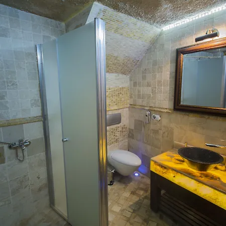 Hotel Roma Cave