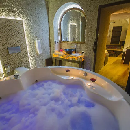Hotel Roma Cave