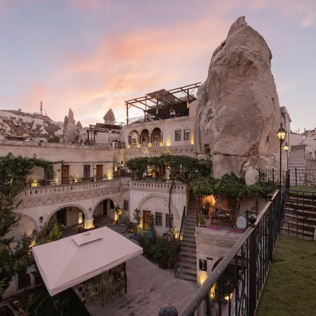 Roma Cave 4*