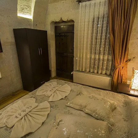 Roma Cave 4*