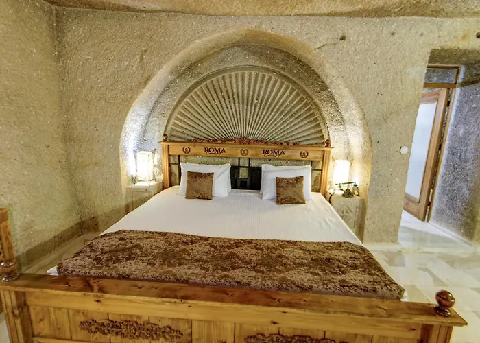 Готель Roma Cave